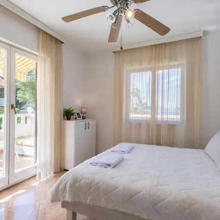 Beach Nelly Apartment *